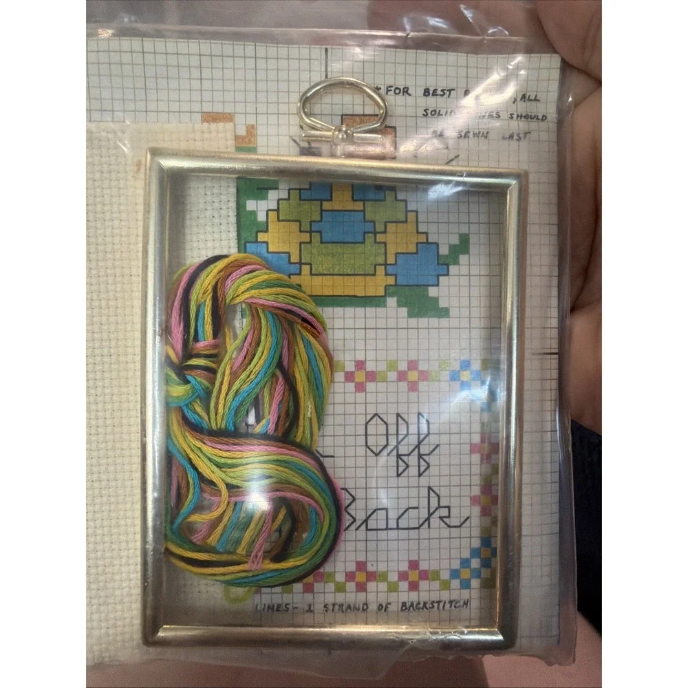Needles' N‎ HOOPS New Crossstitch Kit No. 636 Backseat Driver New